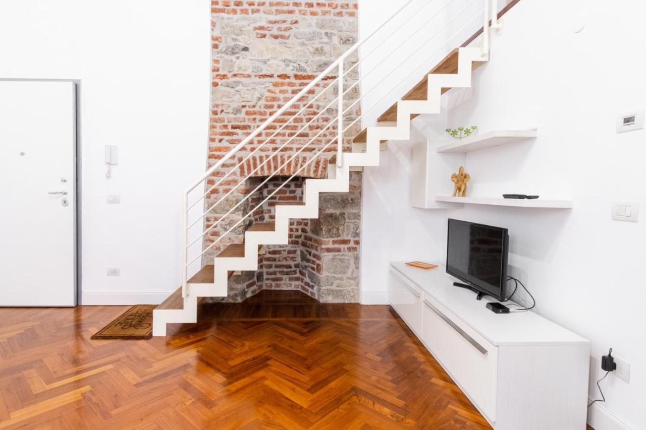 Loft Via Morosini Centro Varese - Ixihome Bagian luar foto
